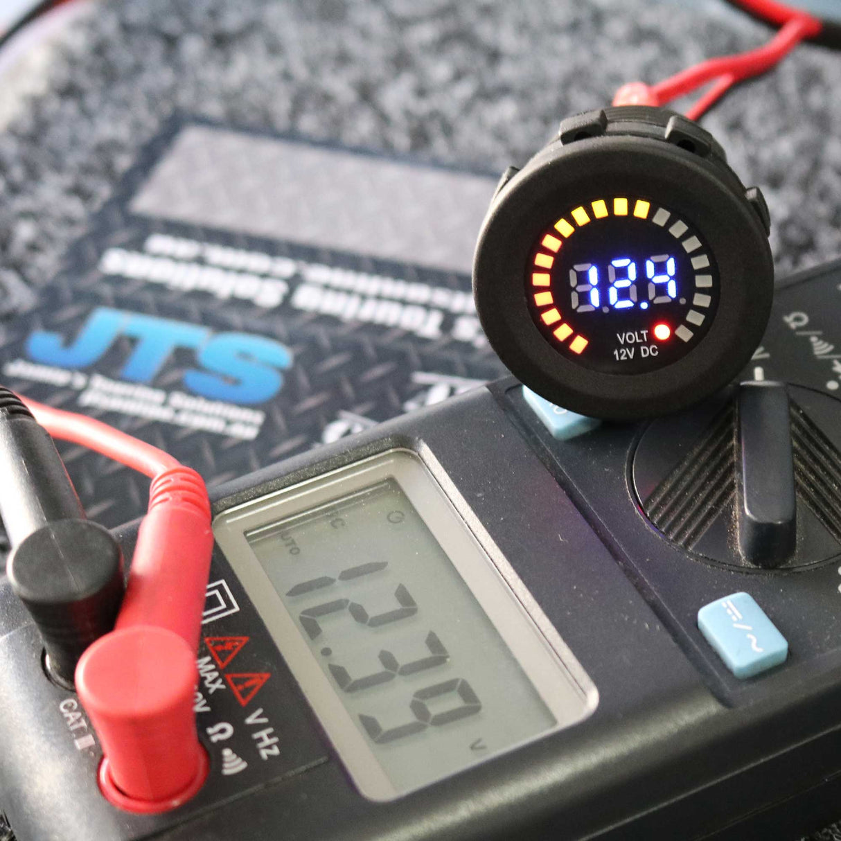 Volt meter with State of charge indicator image 0